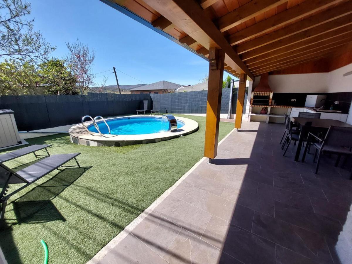 Casa Con Piscina Y Barbacoa Villa Freixido Eksteriør billede
